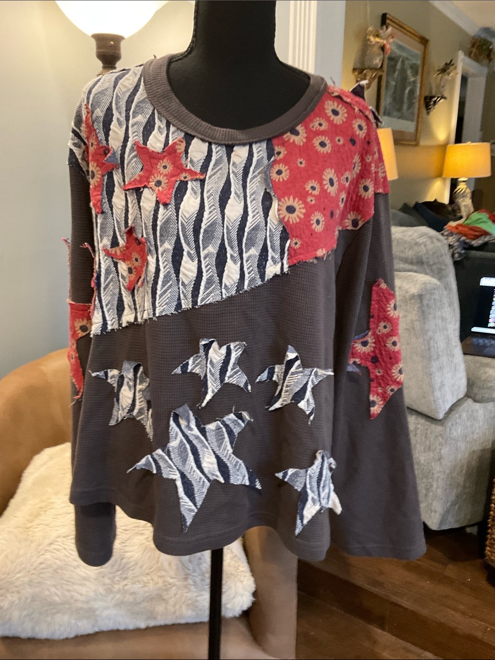 POL Lead By Stars Sweatshirt With Patchwork Star Detail NWT Sz M - Picture 3 of 7